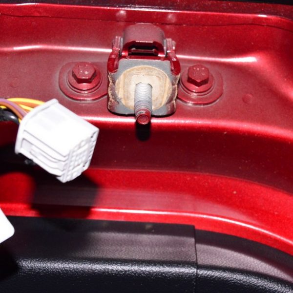 Петля двери багажника правая Ford Edge 16- FT4Z-5842900-B