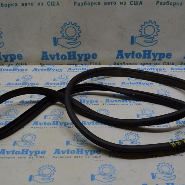 Уплотнитель дверного проема зад прав HYUNDAI ELANTRA AD 17- 83120-F3000-4X