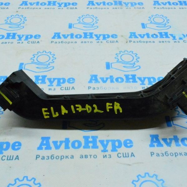 Кронштейн бампер-фара перед прав Hyundai Elantra AD 17-18 дорест 64128-F2000