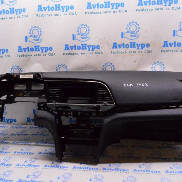 Торпедо передняя панель голая HYUNDAI ELANTRA AD 17-18 дорест (02) без подушки 84710-F3001-TRY