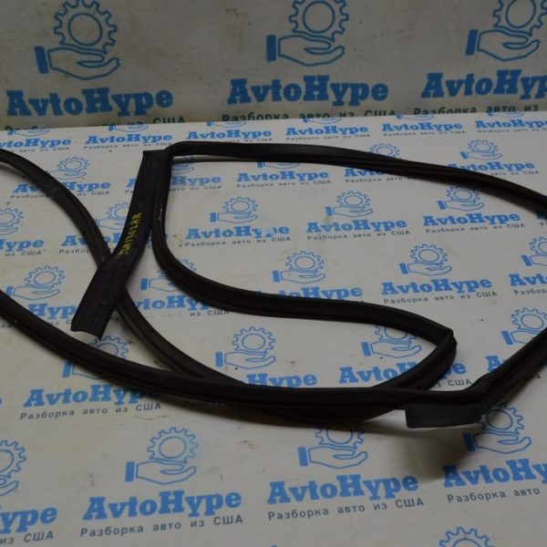 Уплотнитель двери зад прав HYUNDAI ELANTRA AD 17- 83140-F3000