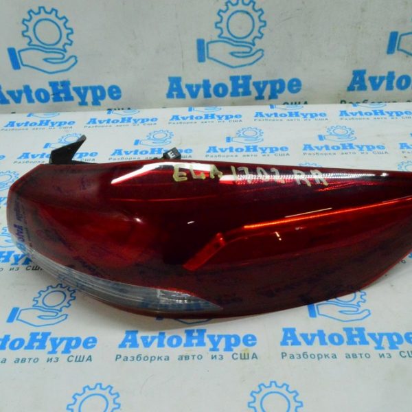Фонарь внешний (крыло) правый HYUNDAI ELANTRA AD 17-18 дорест галоген (02) 92402-F3000