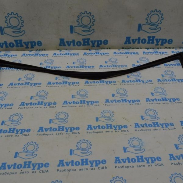 Уплотнитель стекла перед лев HYUNDAI ELANTRA AD 17-внутр 82530-F2000