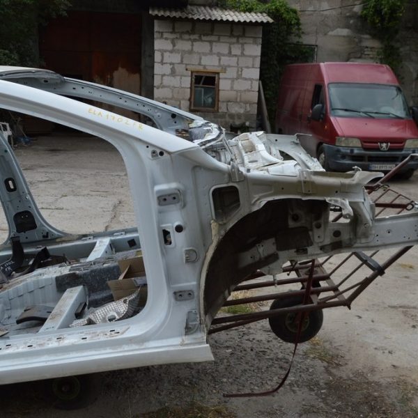 Четверть передняя правая HYUNDAI ELANTRA AD 17- (02) белый перл 64602-F3000