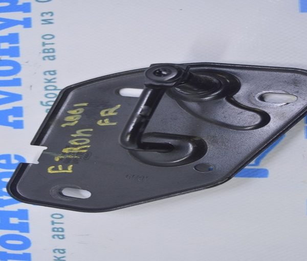 Скоба замка капота правая Audi E-Tron (Q8) GEN 18- 4M8823186C