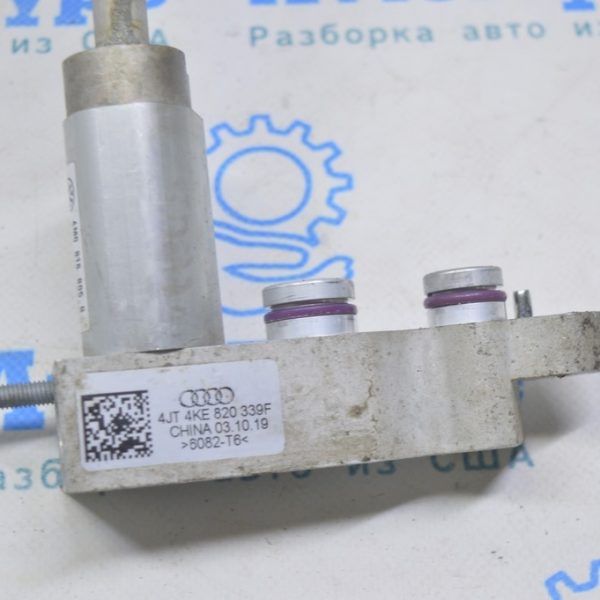 Основание клапанов трубок кондиционера Audi E-Tron (Q8) GEN 18- тройное 4KE820339F