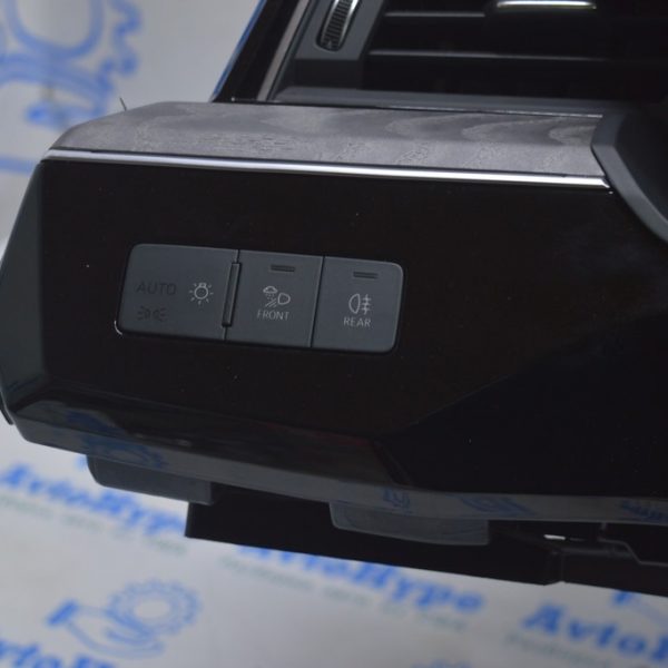 Накладка торпедо нижняя левая Audi E-Tron (Q8) GEN 18- черн глянец 4KL857966  V58