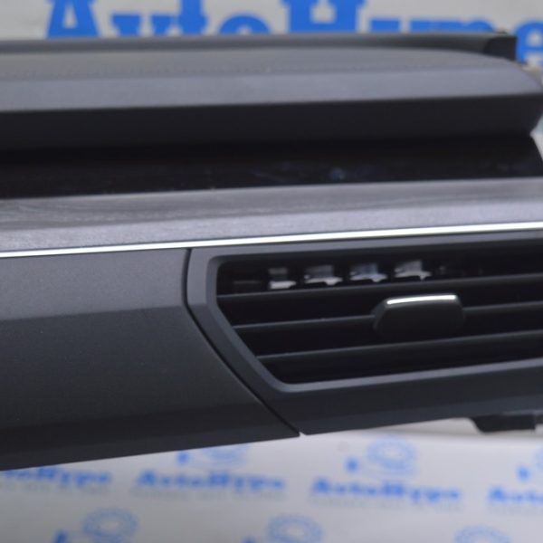 Дефлектор воздуховода передней панели правый Audi E-Tron (Q8) GEN 18- 4KL820902A 6PS