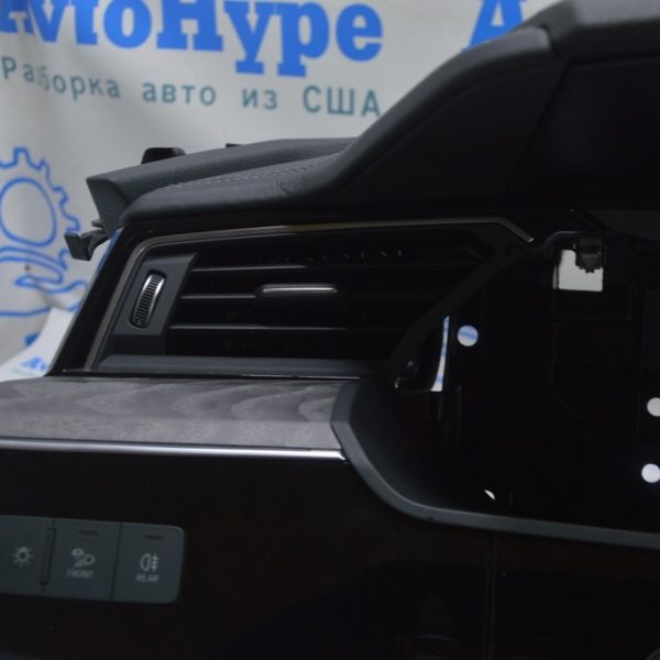 Дефлектор воздуховода передней панели левый Audi E-Tron (Q8) GEN 18- 4KL820901A 6PS