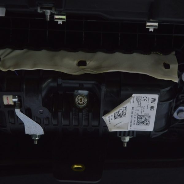 Подушка безопасности airbag пассажирская (в торпеде) Audi E-Tron (Q8) GEN 18- 4KE880204D