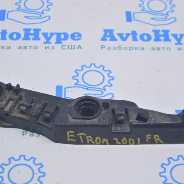 Крепление переднего бампера бампер-крыло правое Audi E-Tron (Q8) GEN 18- 4KE807284