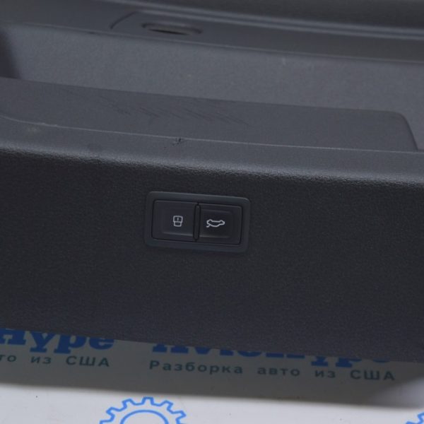 Кнопка закрытия двери багажника Audi E-Tron (Q8) GEN 18- черн, внутренняя 4G0959831D 5PR