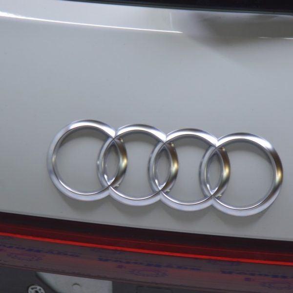 Эмблема значок (кольца) двери багажника Audi E-Tron (Q8) GEN 18- 4KE853742  3Q7