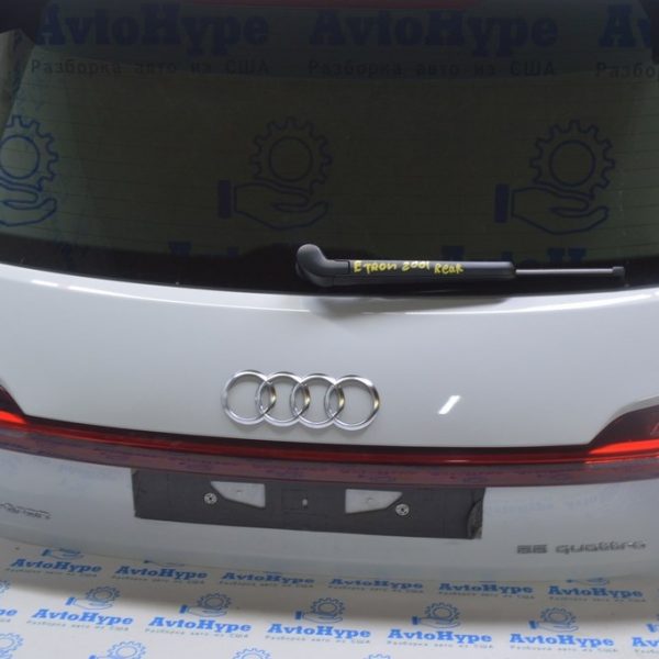 Фонарь внутренний (крышка багажника) Audi E-Tron (Q8) GEN 18-21 LED (01) европа 4KE945095D