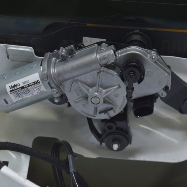 Трапеция дворников с моторчиком задняя Audi E-Tron (Q8) GEN 18- 4KE955711