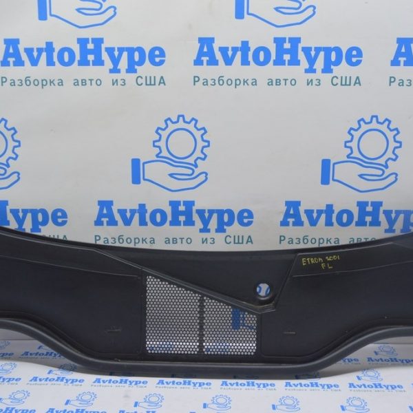 Уплотнитель решетки дворников центр Audi E-Tron (Q8) GEN 18- 4KE823723A