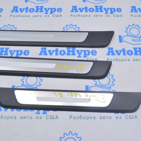 Накладка порога вненш задняя левая Audi E-Tron (Q8) GEN 18- черн с хром 4KE853375A 9B9