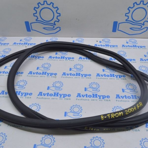 Уплотнитель дверного проема перед прав Audi E-Tron (Q8) GEN 18- 4KE831721A