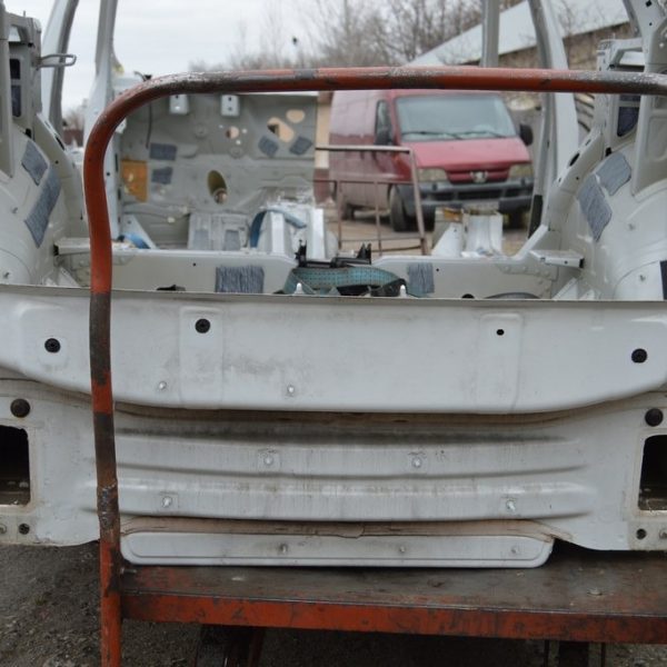 Задняя панель Audi E-Tron (Q8) GEN 18- 2 части (01) белая 4KE813303A