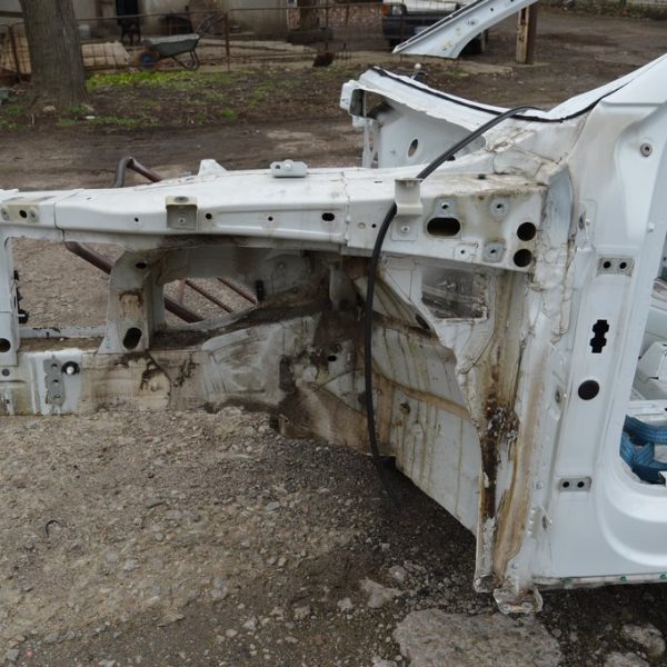 Четверть передняя левая Audi E-Tron (Q8) GEN 18- (01) белая 4KE803091