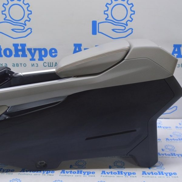 Накладка центральной консоли Audi E-Tron (Q8) GEN 18- серебро 4KL864147  3Q7