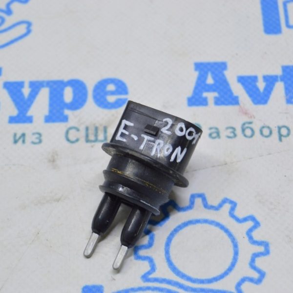 Датчик уровня бачка омывателя Audi E-Tron (Q8) GEN 18- 7M0919376