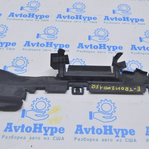 Дефлектор радиатора прав Audi E-Tron (Q8) GEN 18- 4KE121284B