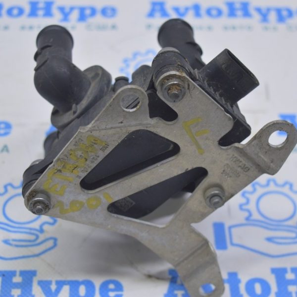 Кронштейн клапана системы охлаждения Audi E-Tron (Q8) GEN 18- 4KE121703E