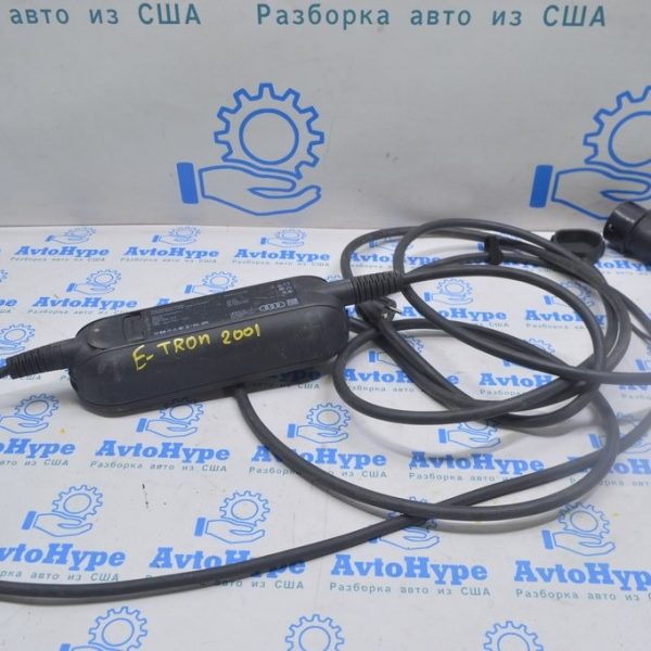 Кабель зарядки Audi E-Tron (Q8) GEN 18- от розетки 100-240V 8V4971675AS