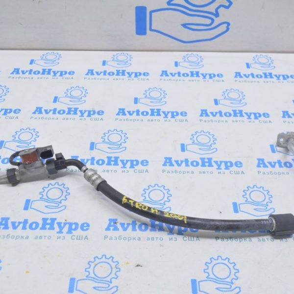 Трубка кондиционера Audi E-Tron (Q8) GEN 18- с клапаном 8R0260696A 4KL816720G