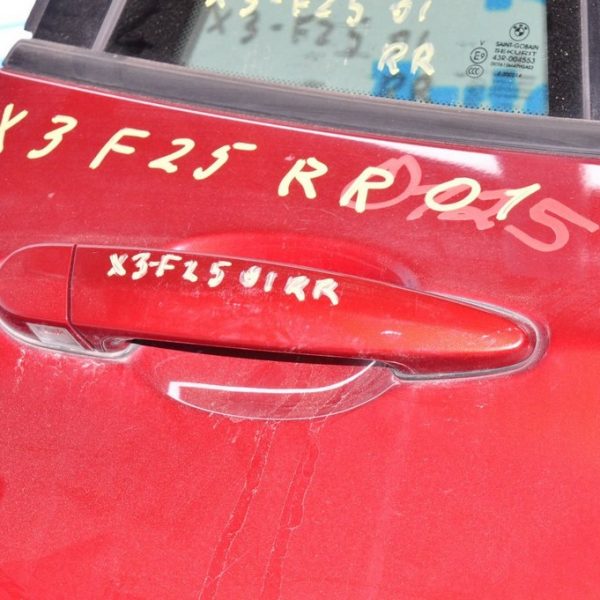 Заглушка внешней ручки зад прав BMW X3 F25 11-17 (01) красный цвет (A82) Vermilion red metalli