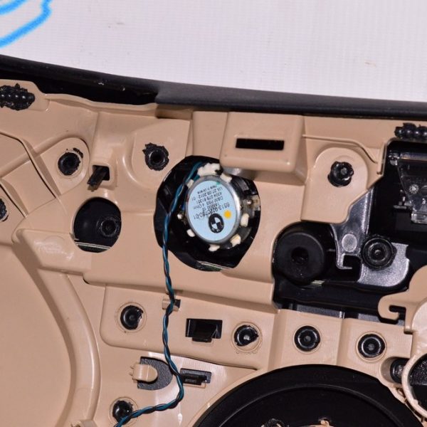 Пищалка дверная в карте перед лев BMW X3 F25 11-17