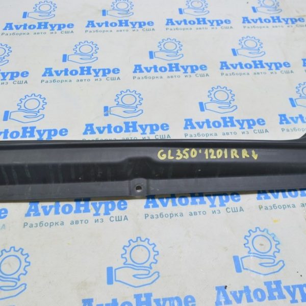 Накладка проёма двери багажника правая Mercedes X164 GL 07-12 164-693-12-33-9051