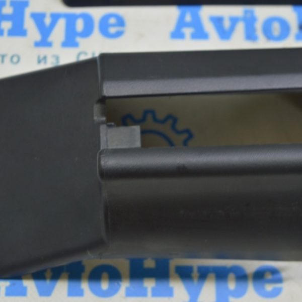 Накладка салазок пассажир сиденья зад прав Mercedes X164 GL черн 
A 164 919 02 20