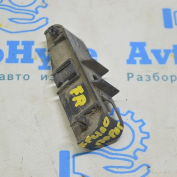 Крепление крыла прав Mercedes X164 GL пластик 164-680-02-74