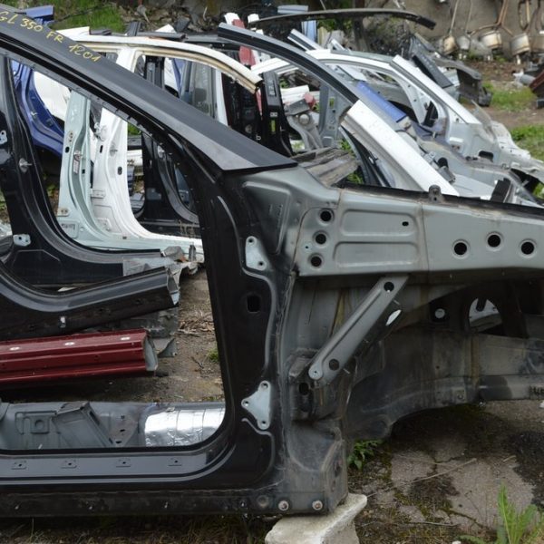 Четверть передняя правая Mercedes X164 GL (01) черный 197 с батоном A 164 620 17 61