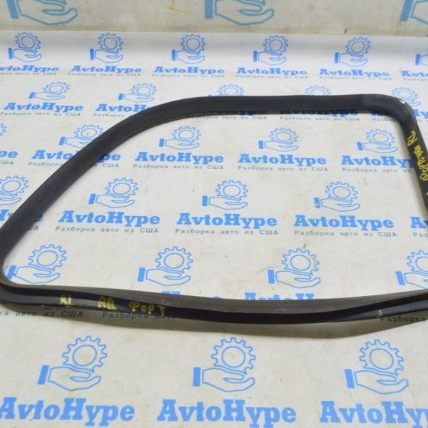 Уплотнитель форточки зад лев Mercedes X164 GL 164-670-13-39