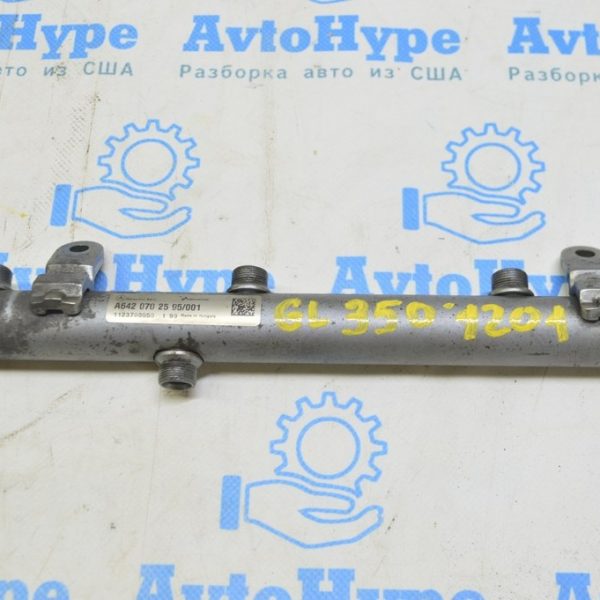 Топливная рейка правая Mercedes X164 GL350 3.0d A 642 070 25 95