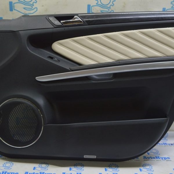 Обшивка двери (карточка) перед прав Mercedes X164 GL 10-12 черн+беж, вставка дерево 
A 164 720 38 63