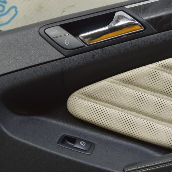 Управление стеклоподъемником перед прав Mercedes X164 GL 251-820-05-10-9051