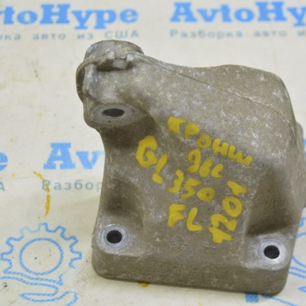 Кронштейн подушки двигателя левый Mercedes X164 GL 3.0d 642-223-37-04