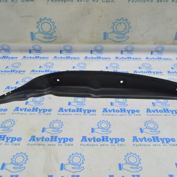 Уплотнитель крыла дверь-крыло прав Mercedes X164 GL 164-889-04-25