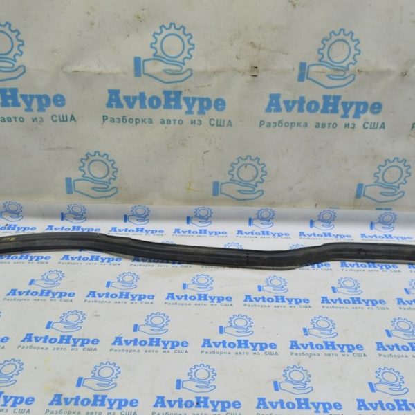 Уплотнитель решетки дворников зад Mercedes X164 GL W164 ML