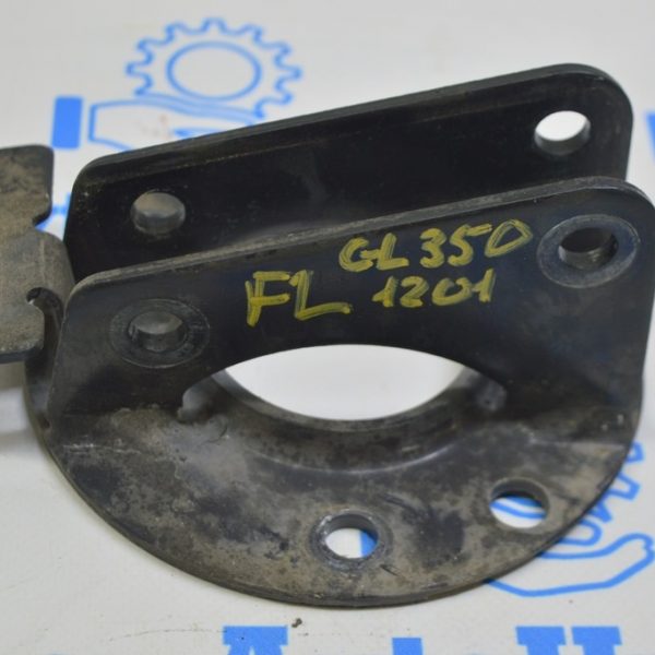 Крепление распорки передних стоек лев Mercedes X164 GL A 164 620 03 16