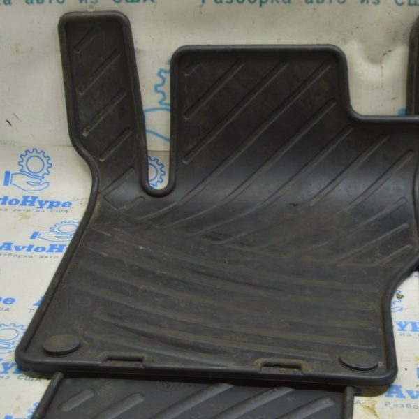 Коврик салона предений левый Mercedes X164 GL резина черн Q-6-68-0647