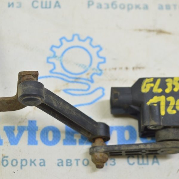 Датчик наклона кузова зад прав Mercedes X164 GL W164 ML с тягой (01) A 010 542 77 17