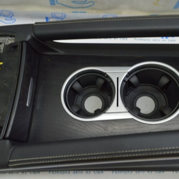 Подстаканник панель с вставкой Mercedes X164 GL черн 164-680-18-14-9051