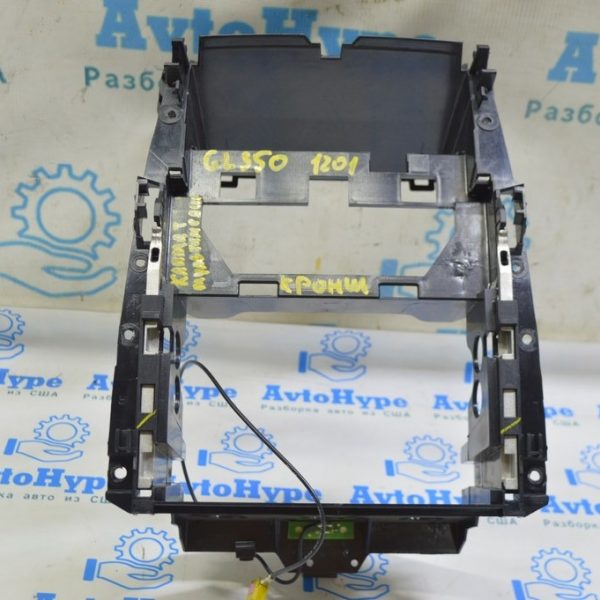 Кронштейн передней панели центр Mercedes X164 GL 164-680-02-16