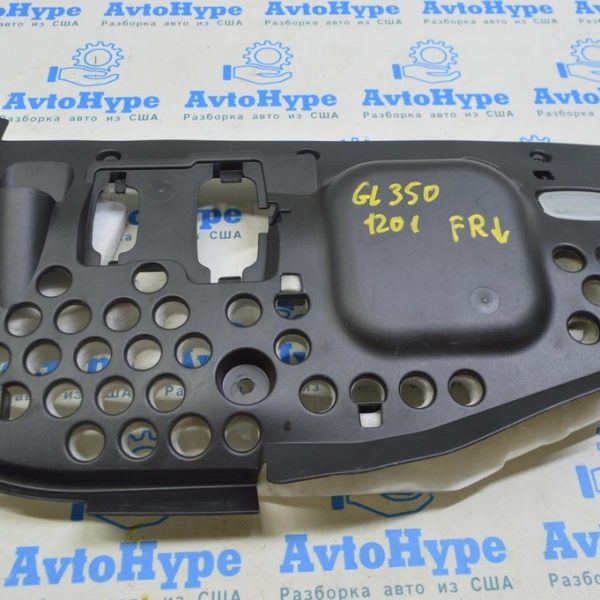 Накладка перед панели пространства ног пассажира Mercedes X164 GL черн 164-680-85-17