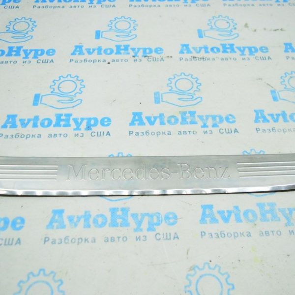 Хром накладка порога перед прав Mercedes GLC X253 16- деф.хрома ,волнистый a2056800035